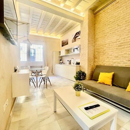 Click Triana - Patio Privado Apartment Seville Exterior photo