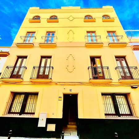 Click Triana - Patio Privado Apartment Seville Exterior photo